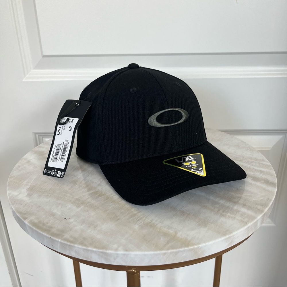 Oakley Black Cap with Silver Logo